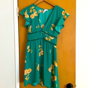 Leith Green Floral V Neck Dress